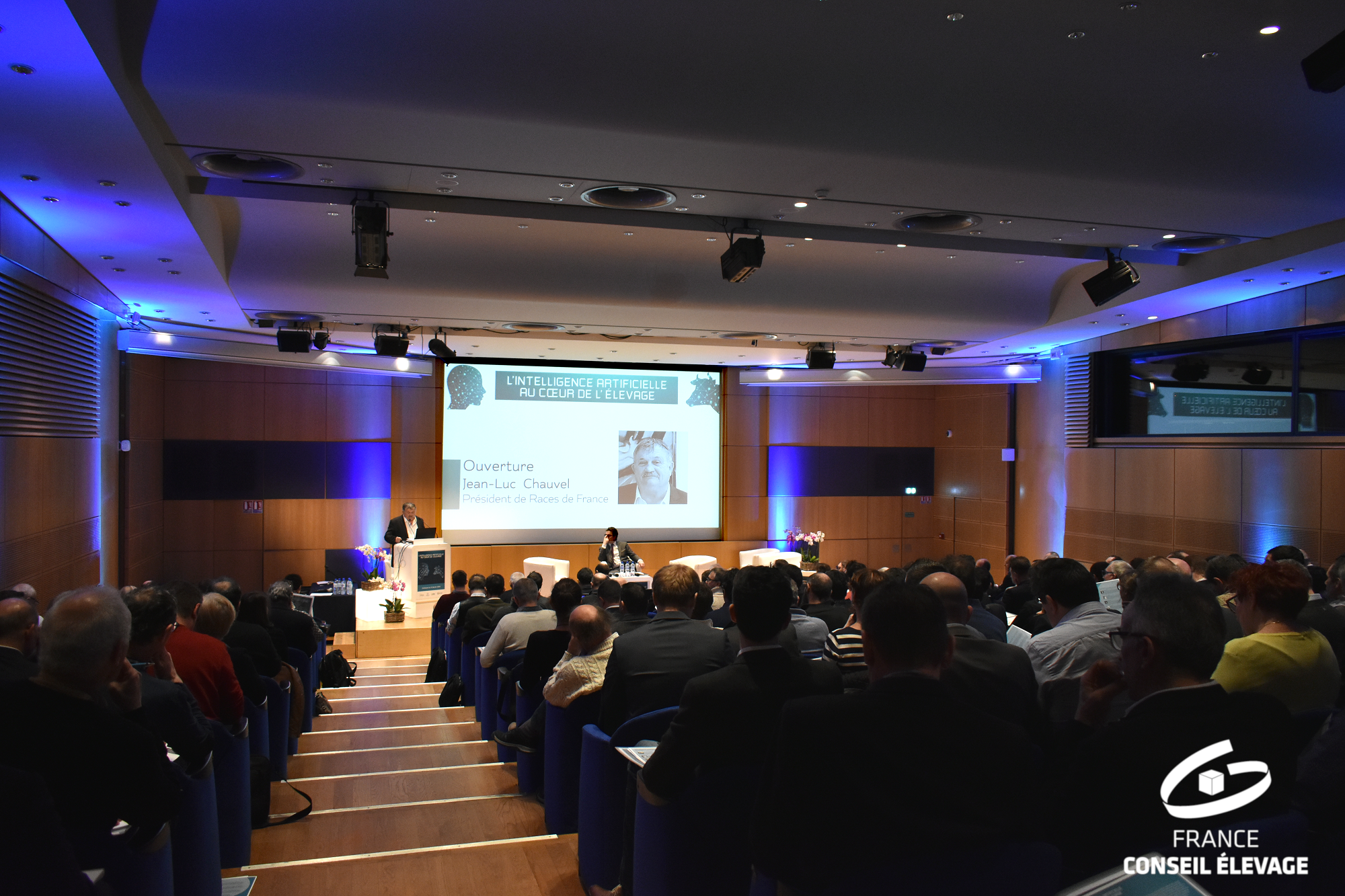 Amphithéâtre de l'Espace du Centenaire - Ouverture par Jean-Luc Chauvel, président de Races de France